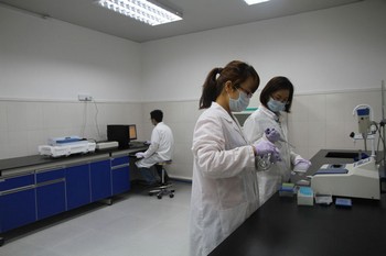 参观聊城中天华康亲子鉴定中心实验室 29